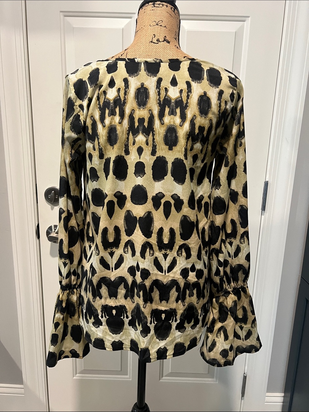 Show Me Your‎ Mumu Tan/Black Bell Sleeve Blouse Maximalist Concert Statement - Picture 3 of 9